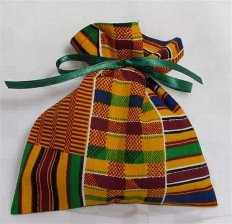 Mary Ackon Art & creativity Kente favor bag